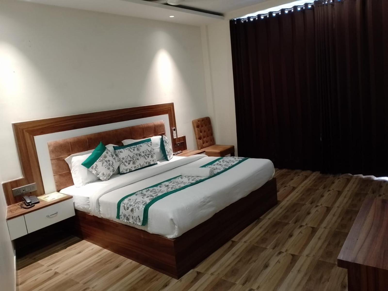 Hotel White House 350 Mtr From Golden Temple Amritsar Esterno foto