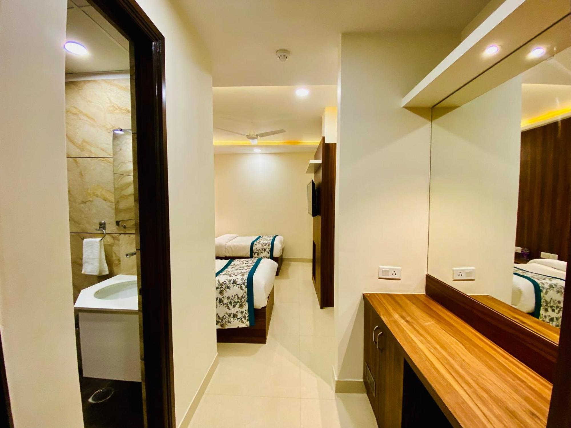 Hotel White House 350 Mtr From Golden Temple Amritsar Esterno foto