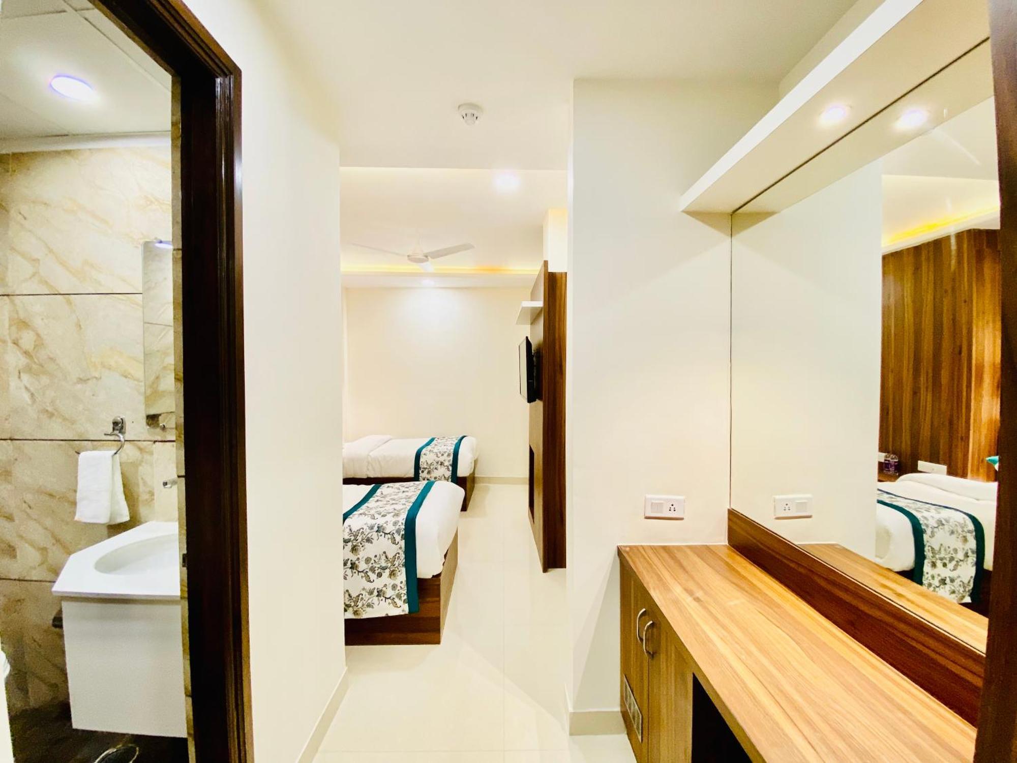 Hotel White House 350 Mtr From Golden Temple Amritsar Esterno foto