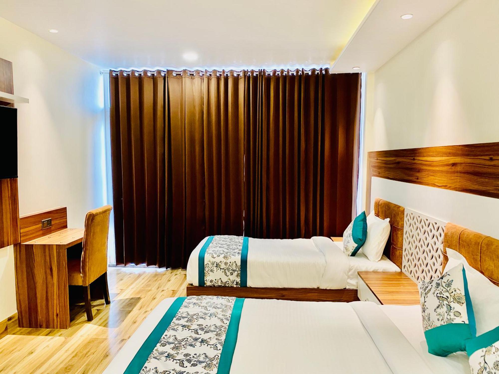 Hotel White House 350 Mtr From Golden Temple Amritsar Esterno foto