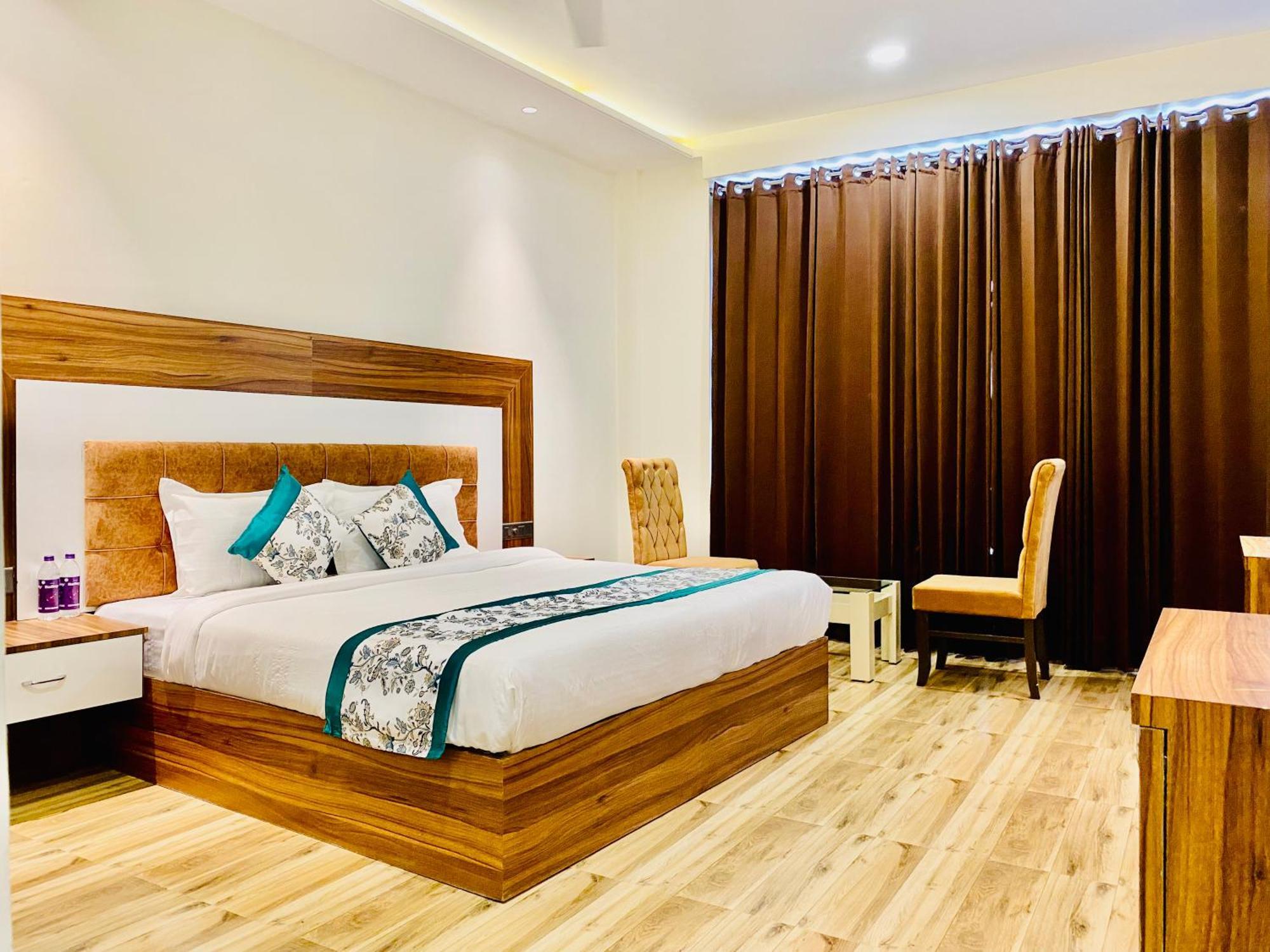 Hotel White House 350 Mtr From Golden Temple Amritsar Esterno foto