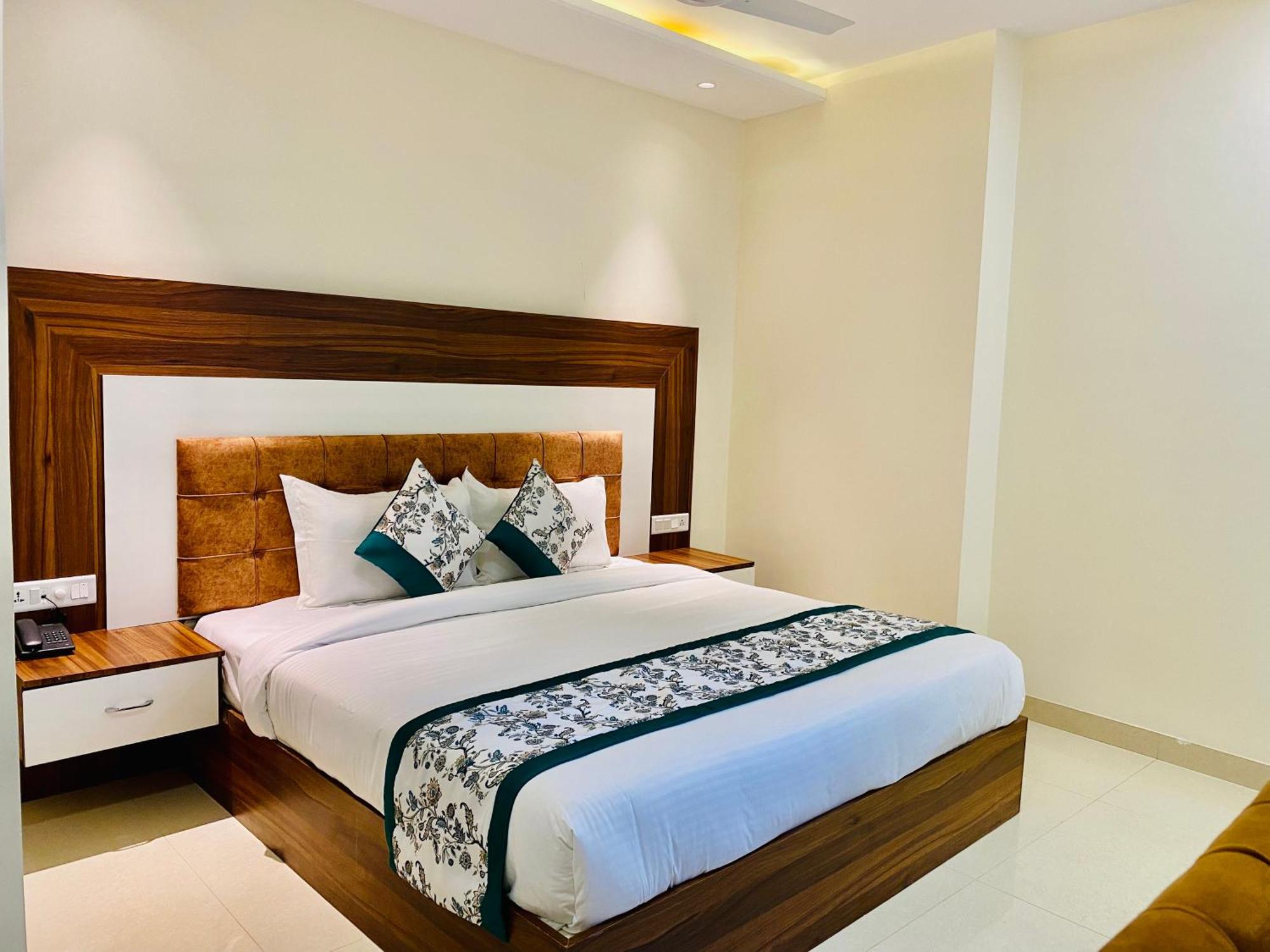 Hotel White House 350 Mtr From Golden Temple Amritsar Esterno foto