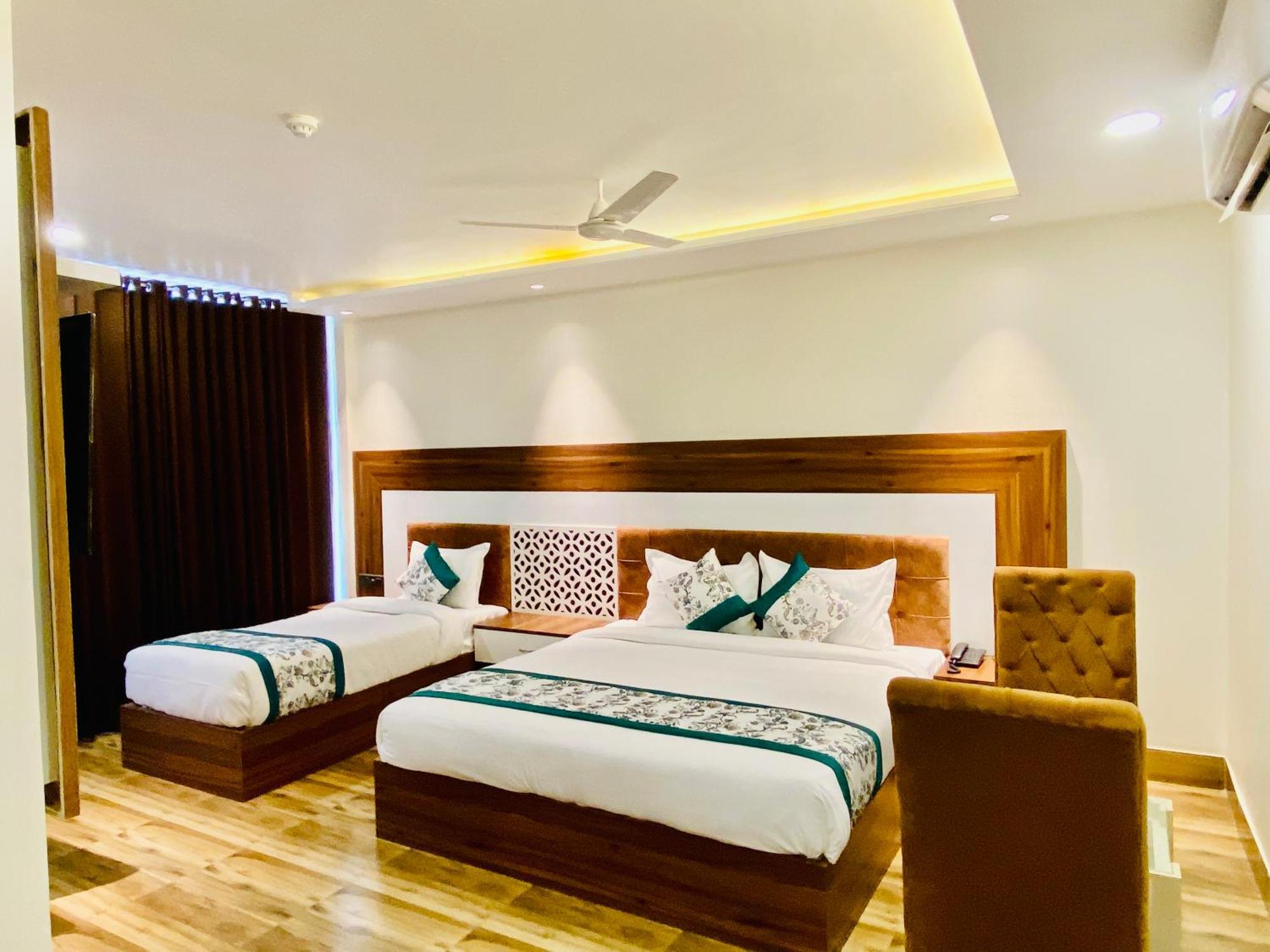 Hotel White House 350 Mtr From Golden Temple Amritsar Esterno foto