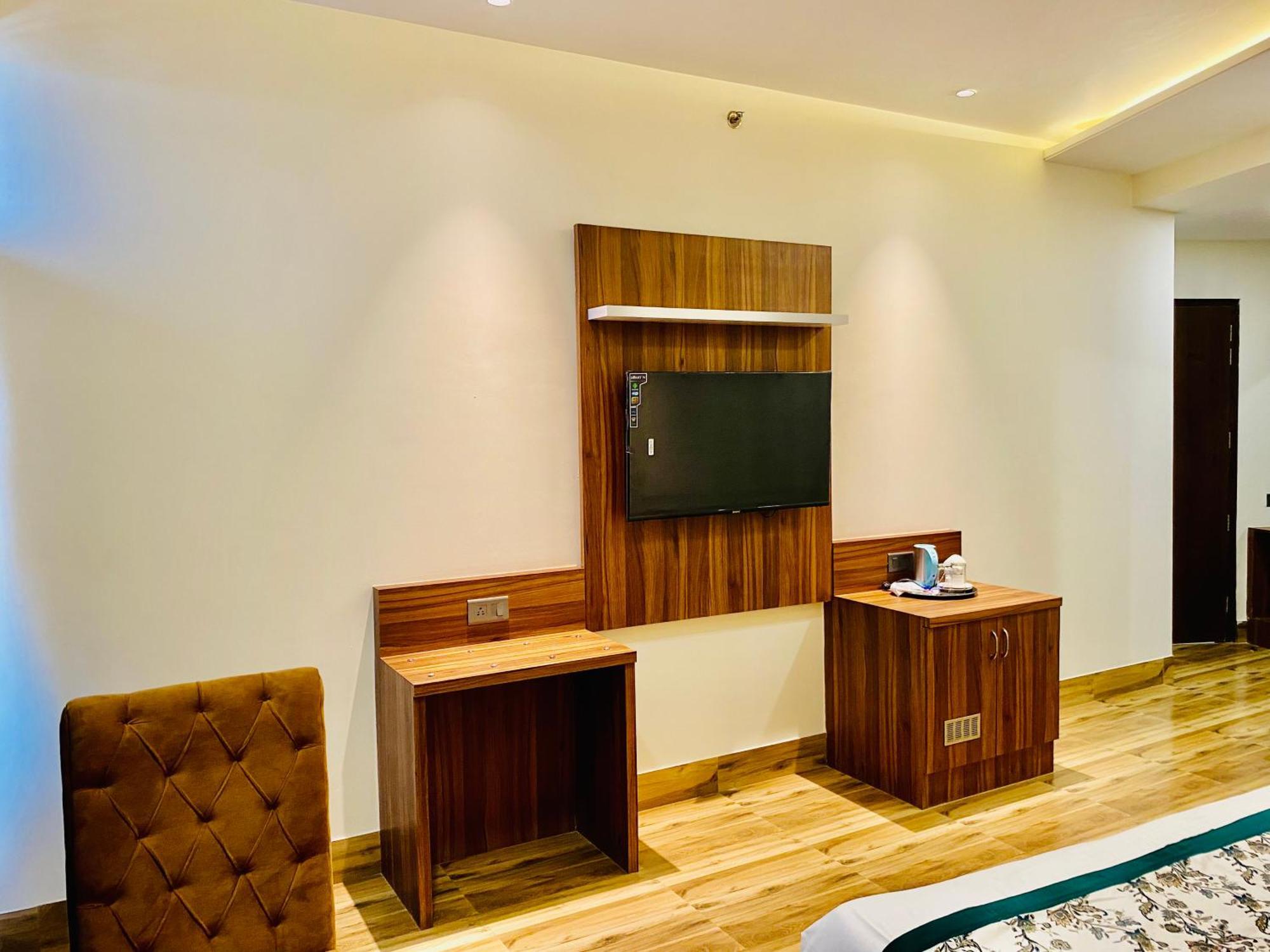 Hotel White House 350 Mtr From Golden Temple Amritsar Esterno foto