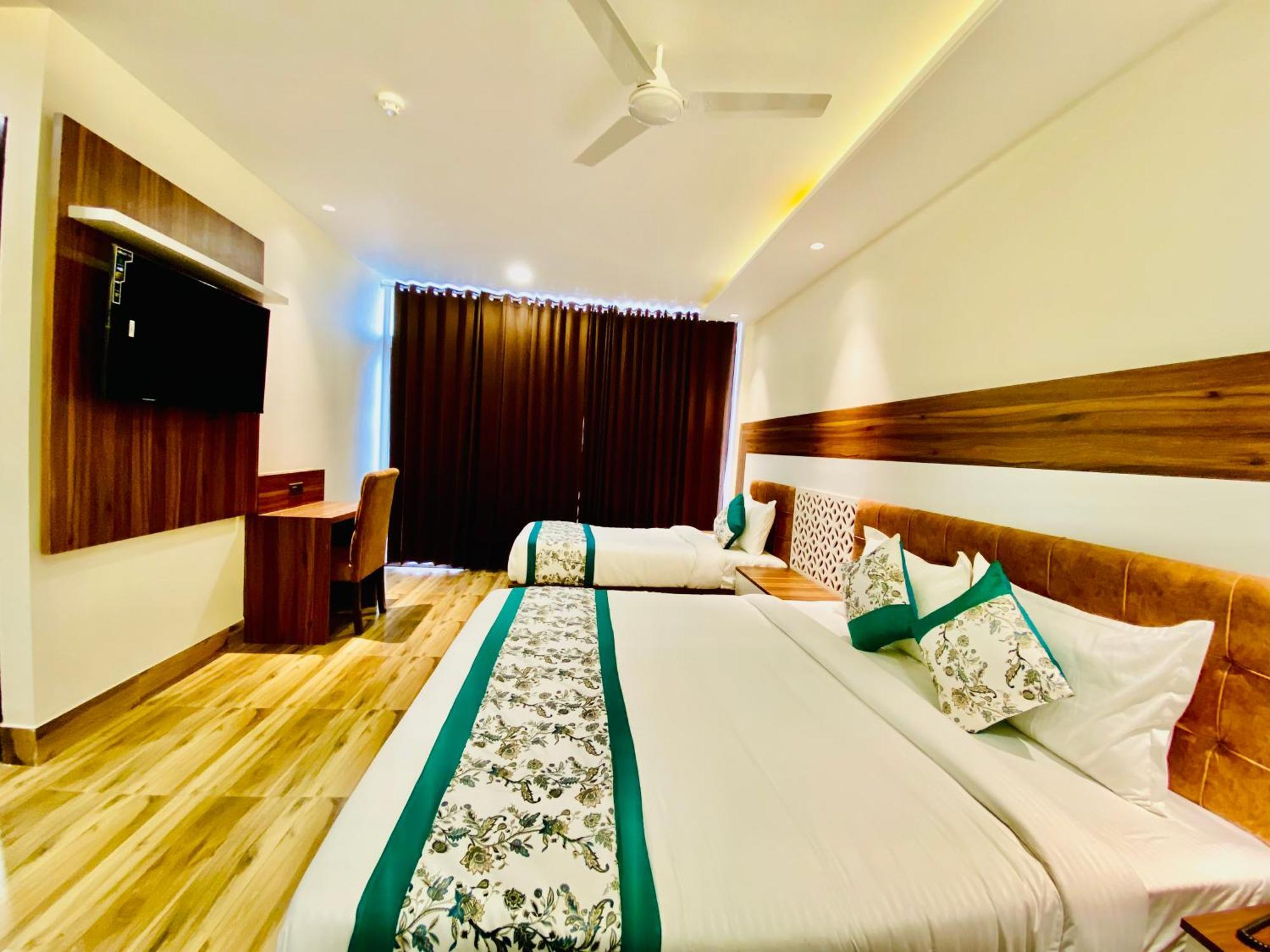 Hotel White House 350 Mtr From Golden Temple Amritsar Esterno foto