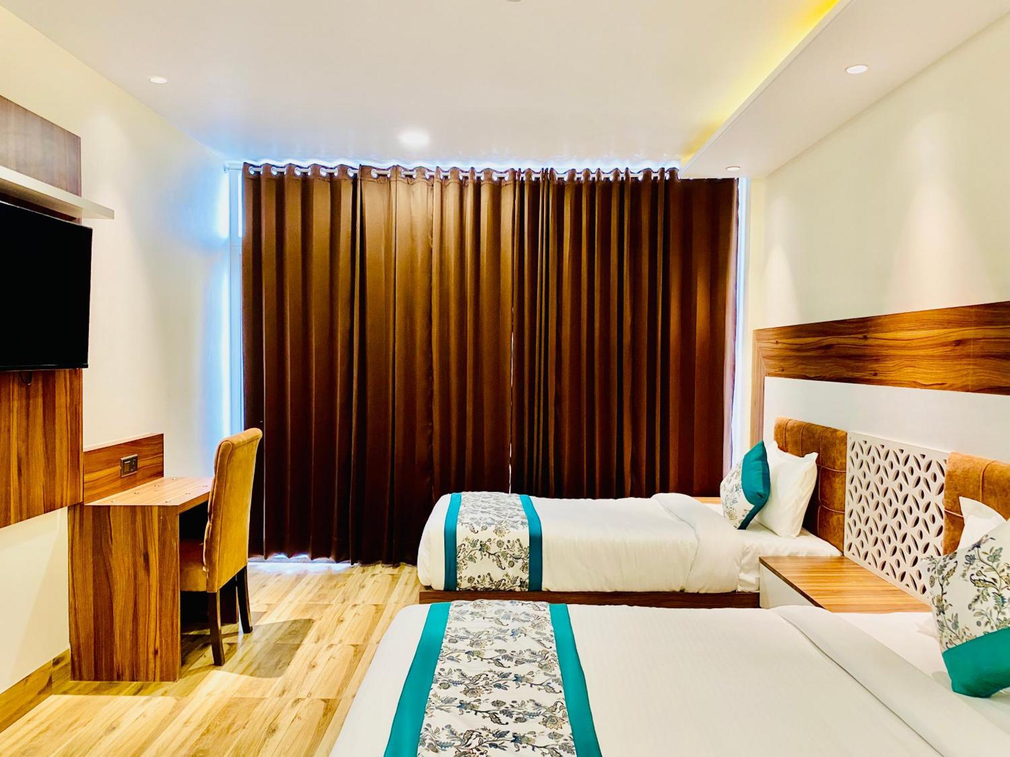 Hotel White House 350 Mtr From Golden Temple Amritsar Esterno foto