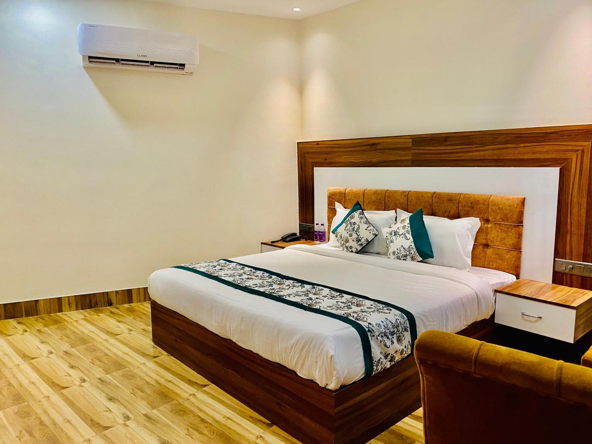 Hotel White House 350 Mtr From Golden Temple Amritsar Esterno foto