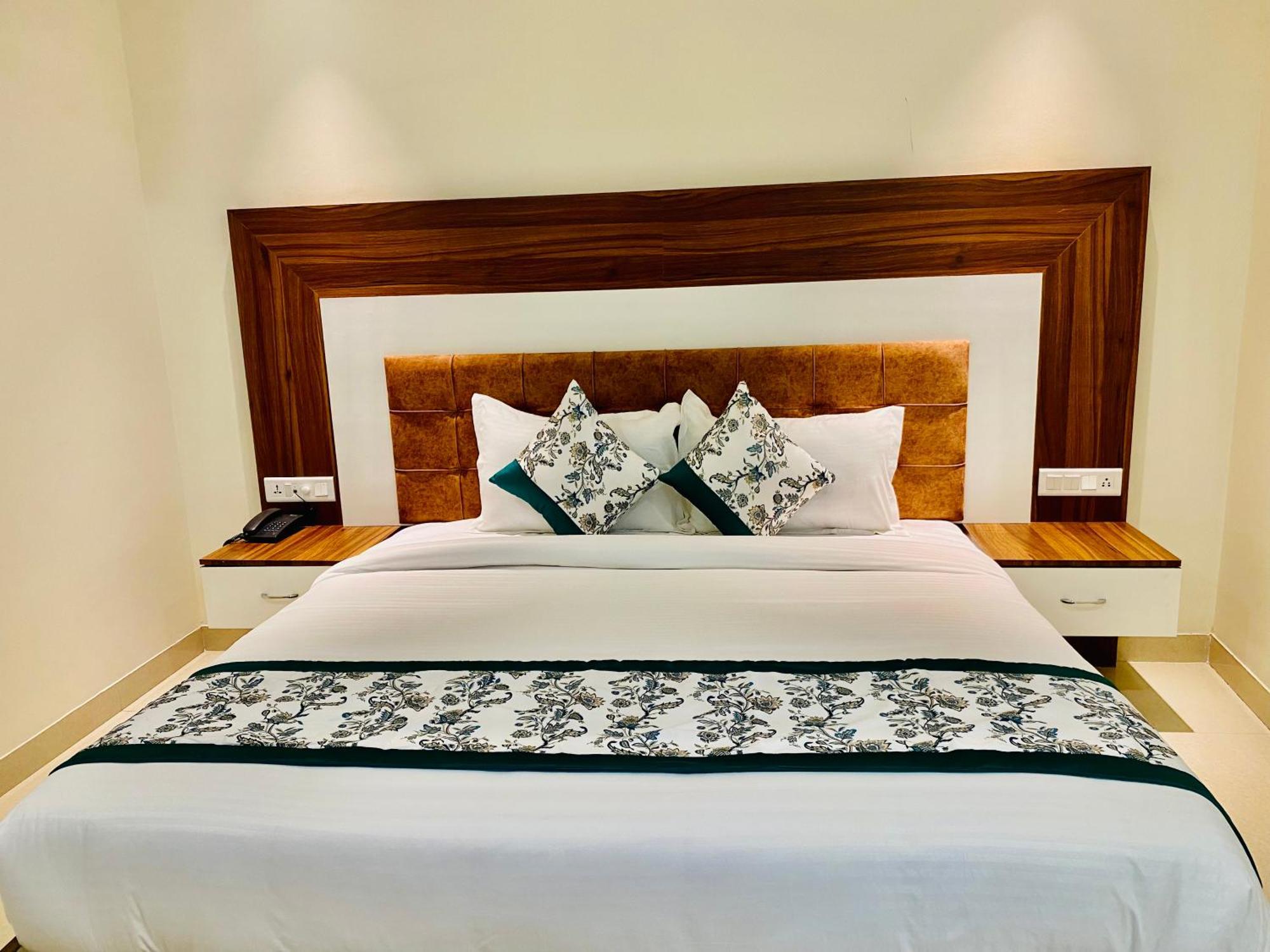 Hotel White House 350 Mtr From Golden Temple Amritsar Esterno foto