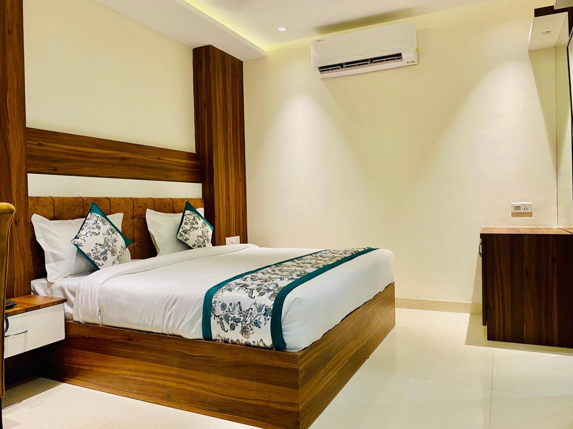 Hotel White House 350 Mtr From Golden Temple Amritsar Esterno foto